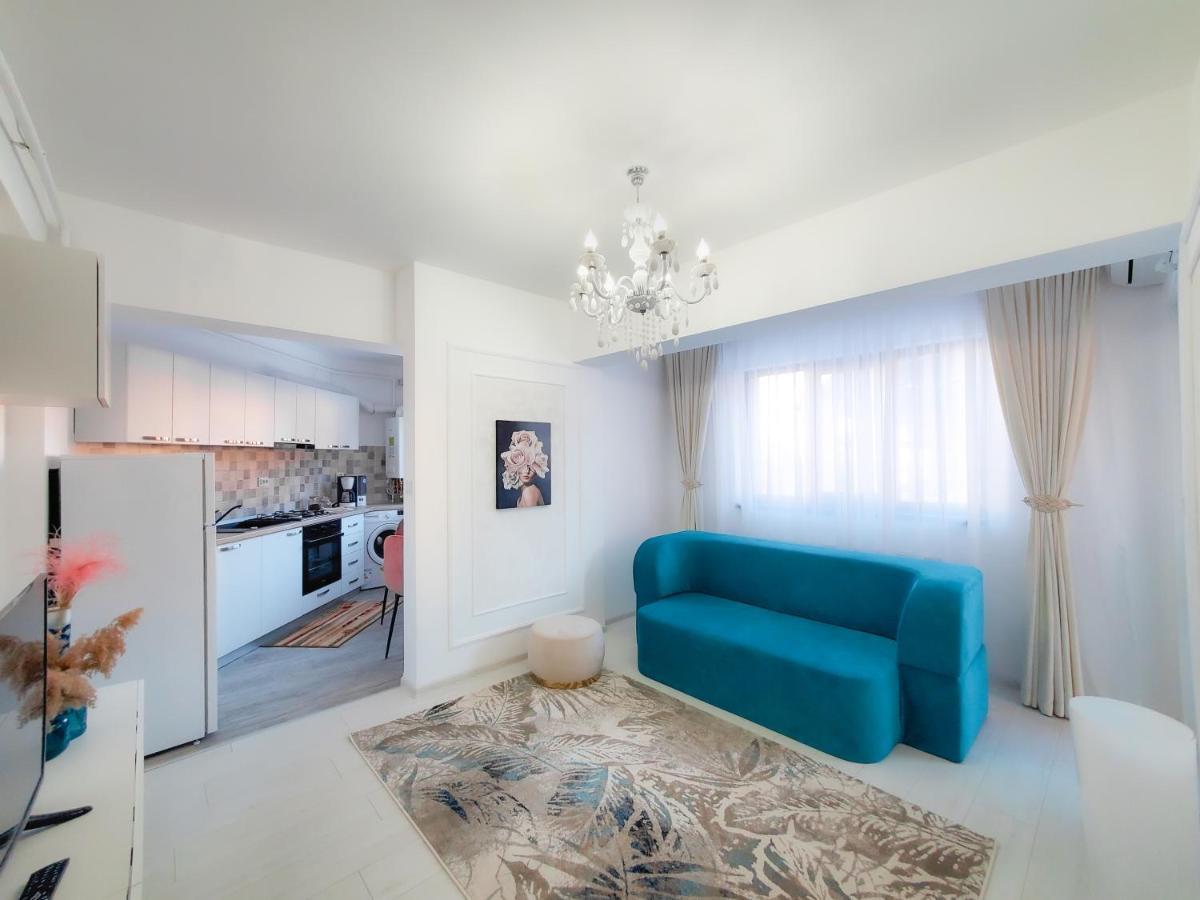 Unique Apartment *